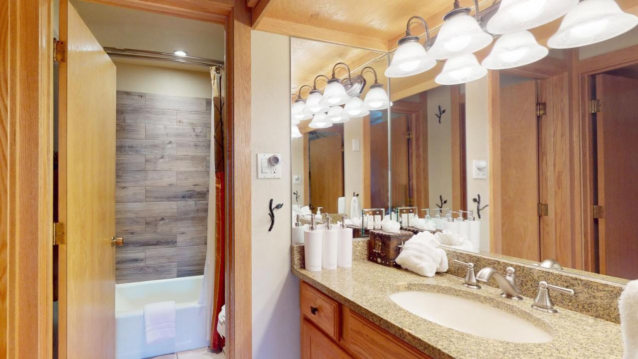 Laurelwood Condominiums Сноумасс Виллидж Экстерьер фото